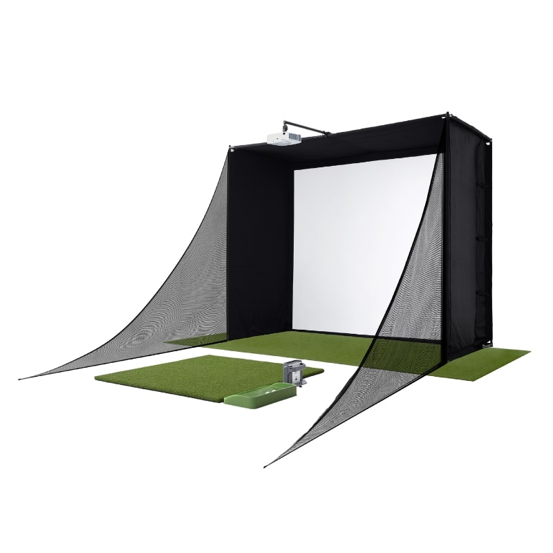 Indoor-Golf-Schlagkäfig 24/7 PAR 3 Komplettpaket mit Seitennetzen, Golfmatte und Simulator auf weißem Hintergrund.