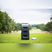 Foresight Sports GC3 Launch Monitor für Golfer, Vorderseite auf dem Fairway