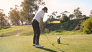 Foresight Sports GC3 Launch Monitor für Golfer auf dem Fairway mit Mann beim Abschlag, Actionfoto