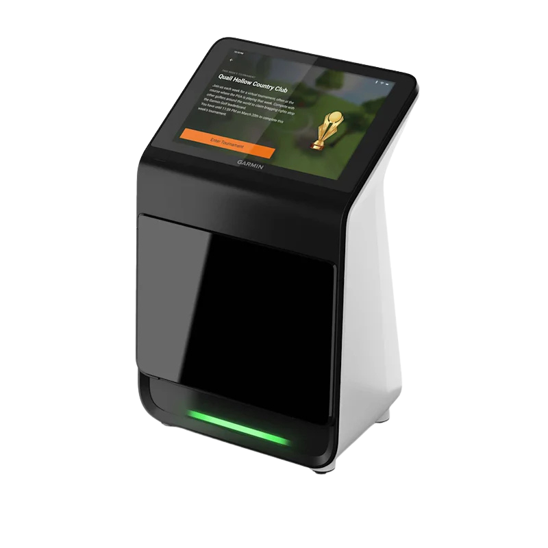 Garmin Approach R50 Launch Monitor Schrägvorderansicht mit „Hollow Country Club“ auf dem Bildschirm