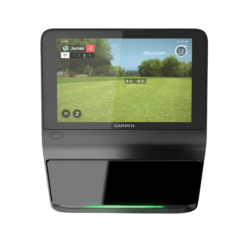 Garmin Approach R50 Launch Monitor ingezoomd op 10 inch touchscreen scherm waarin iemand aan het golfen is