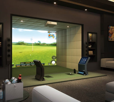 Golfzon T1 Golfsimulator Vorderansicht im Wohnzimmer mit Minibar und Sofa.  Der gesamte Golfsimulator steht hier im Wohnzimmer.