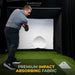 Golfsimulator Slagkooi SimSpace gebruik met golfsimulator waarin iemand de bal slaat in de slagkooi