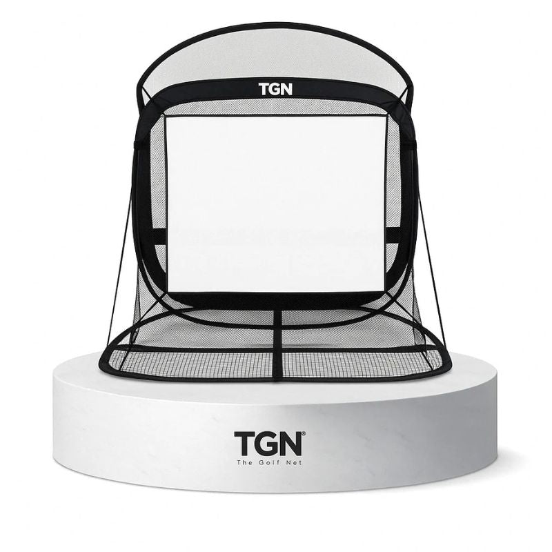 TGN-Golfnetz mit Impact-Screen, weißer Hintergrund.