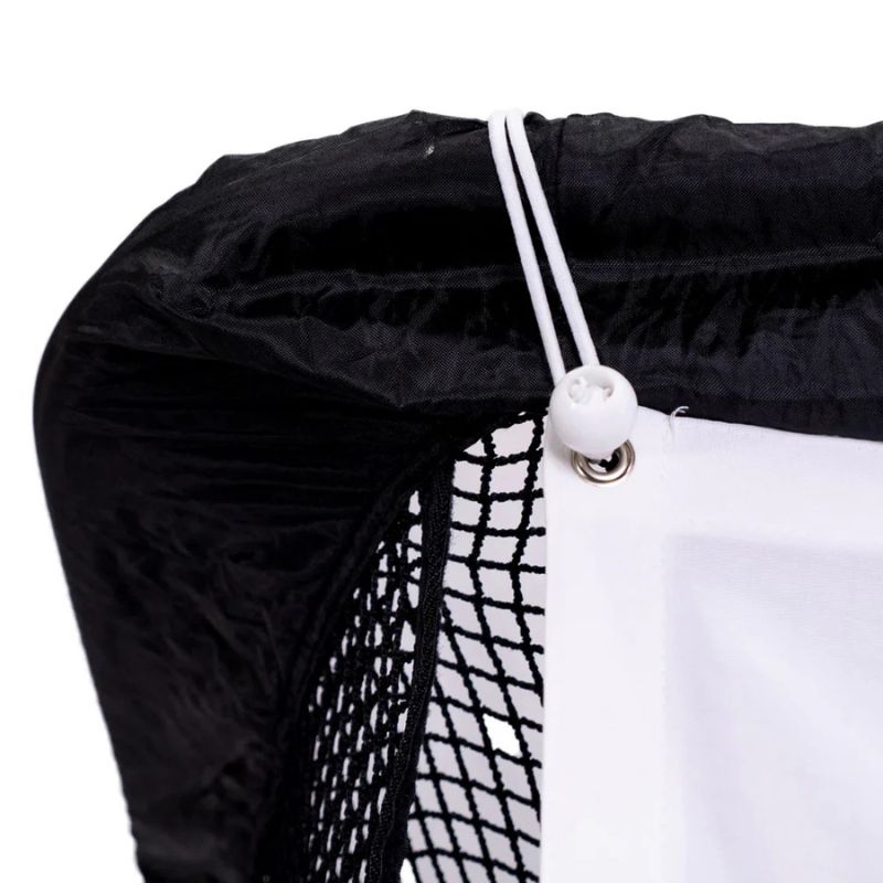 The Net Return Golfnetz Simulator Screen – Detailaufnahme des Elastikbands zur Befestigung.